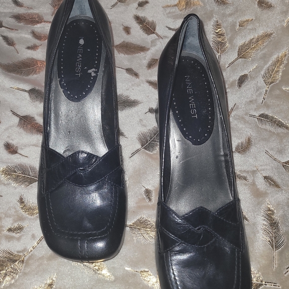 Nine West black heels - Picture 4 of 7